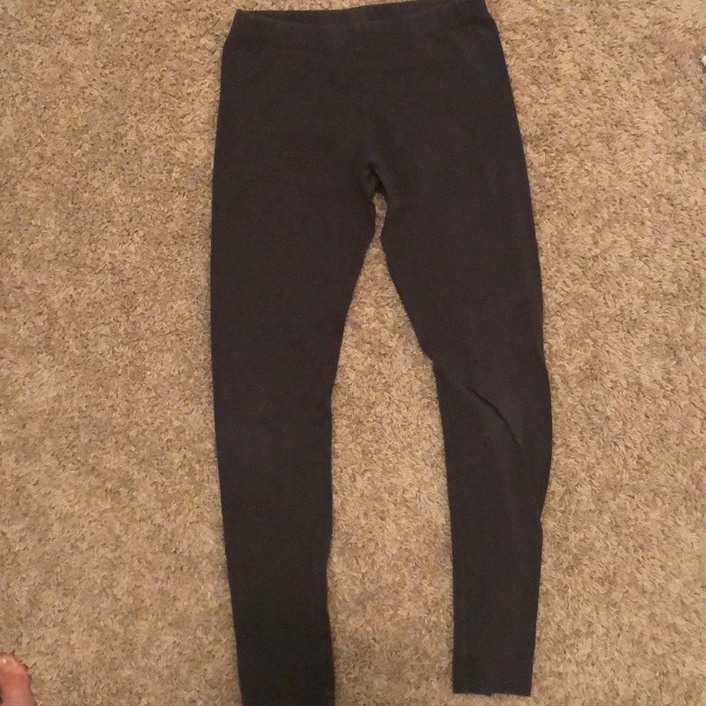 dark gray leggings!